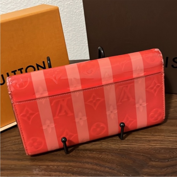 🔥LOUIS VUITTON Vernis Reyur Portefeuille Sarah Limited edition Poppy Petal 1500$ - Picture 9 of 12